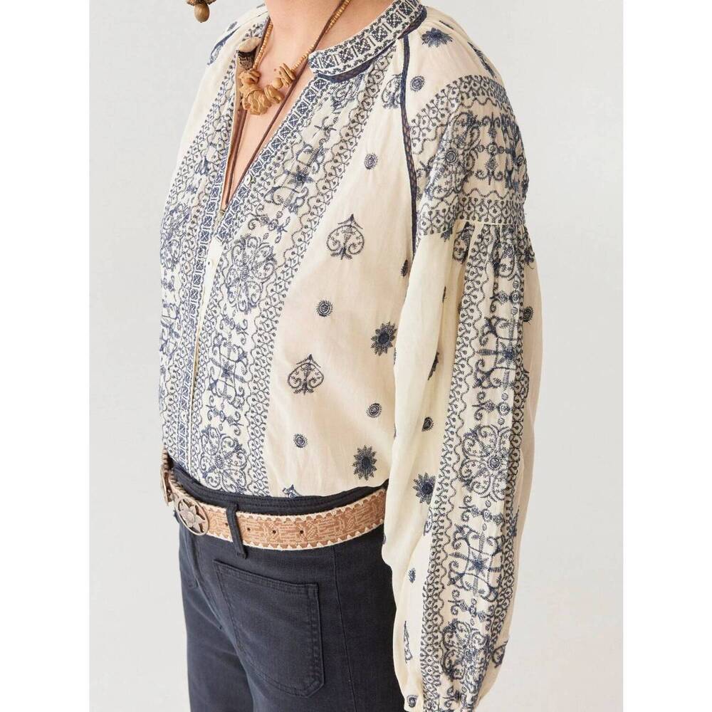 NEW MAISON HOTEL stephanie blouse in off white - Picture 3 of 6